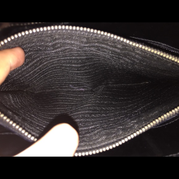 🧛🏼♀️SOLD🧛🏼♀️Prada Shoulder Bag - Picture 10 of 14